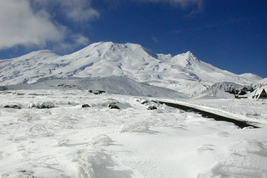 Man rescued from Mt Ruapehu glacier