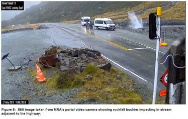 Stopping areas of Milford Sound highway to close due to rockfall risk