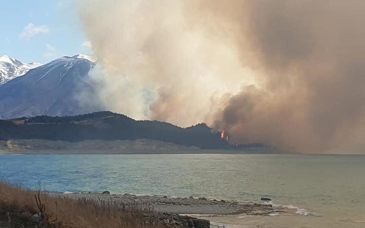 Mackenzie blaze: Visitor evacuations at Aoraki/Mt Cook