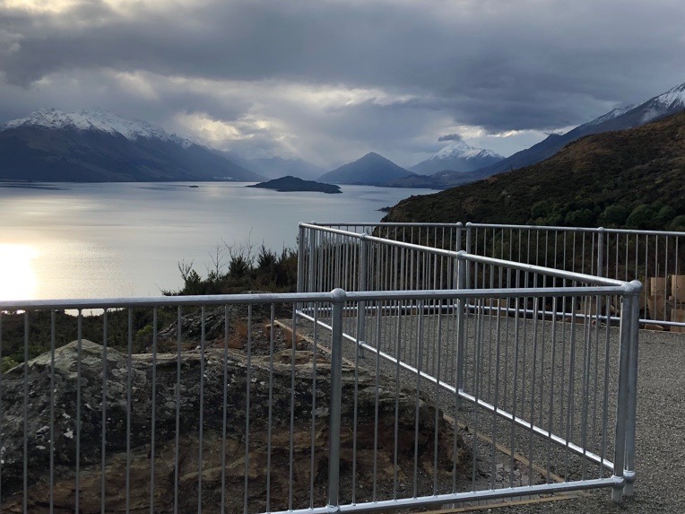Queenstown gets new, safe lake lookout