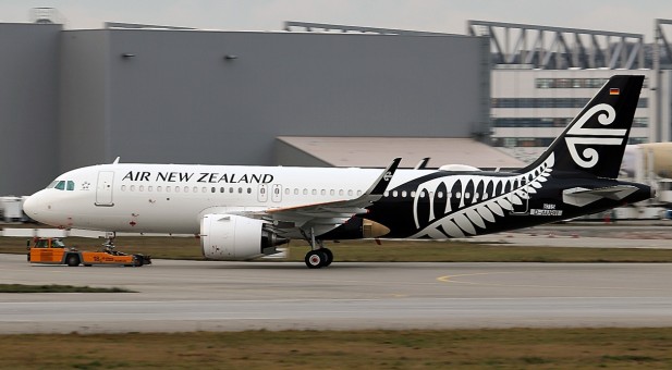 Flight trainers to take strike action against Air NZ