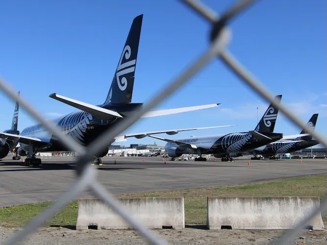 Auckland Airport launches $100m offer