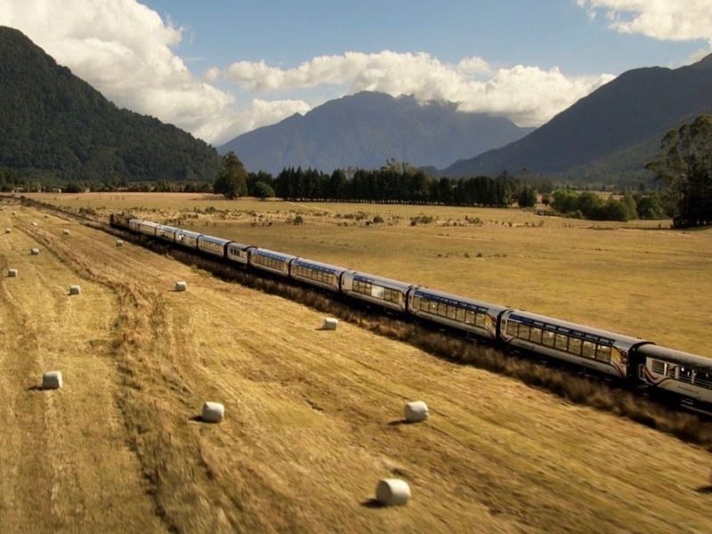 Tourist trains to benefit from KiwiRail low-emission locomotives