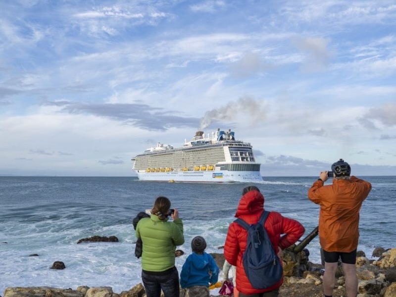 Cruise “back with a bang” but infrastructure, rising costs worry