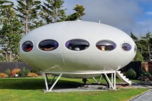 Spaceship-style accom receives heritage listing